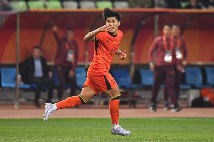 蒯纪闻：对阵澳大利亚要先做好防守，再去想一些进攻的套路